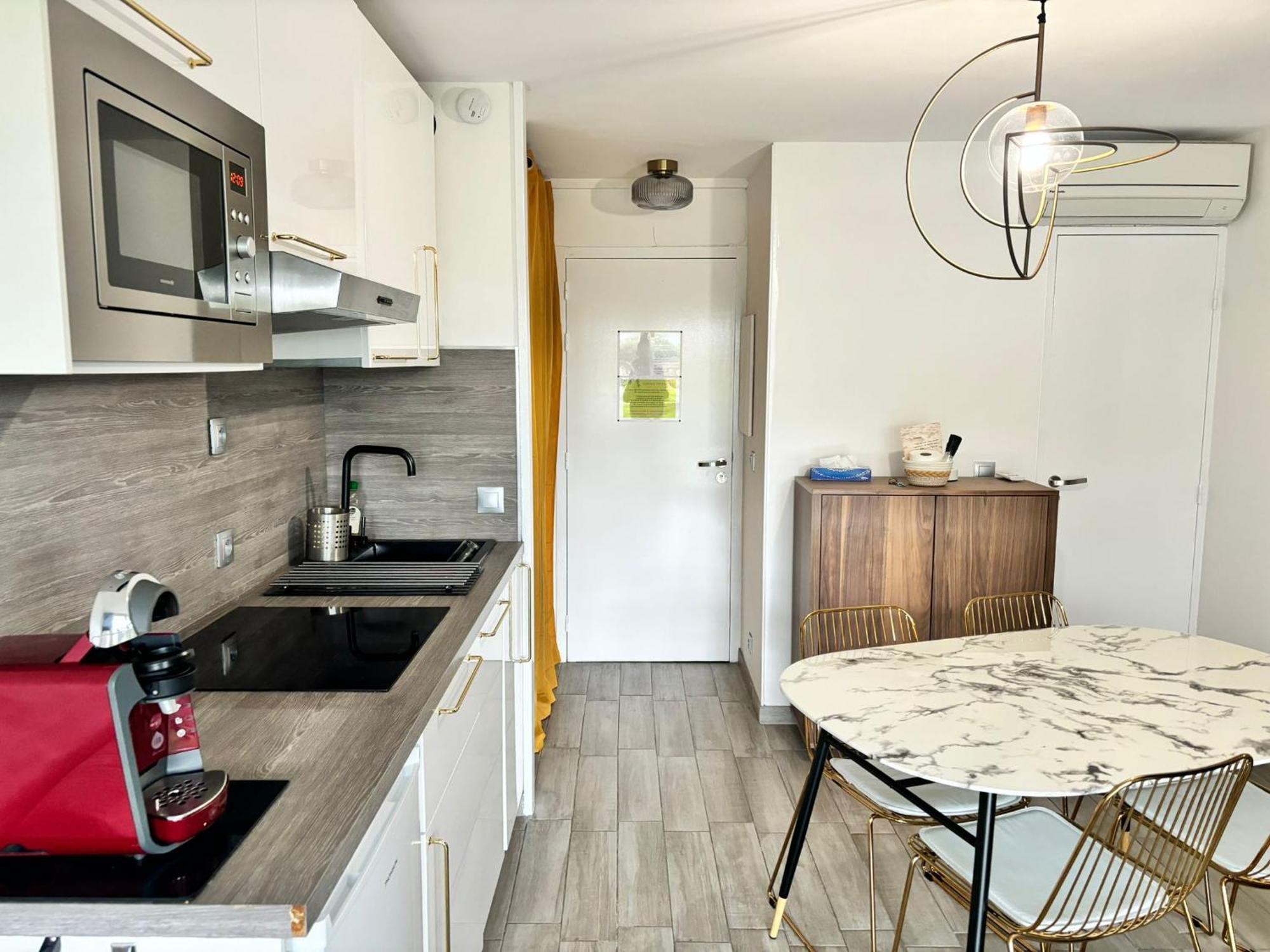 Apartment 4 Pers , 100m De La Marina Baie Des Anges French Riviera Villeneuve-Loubet