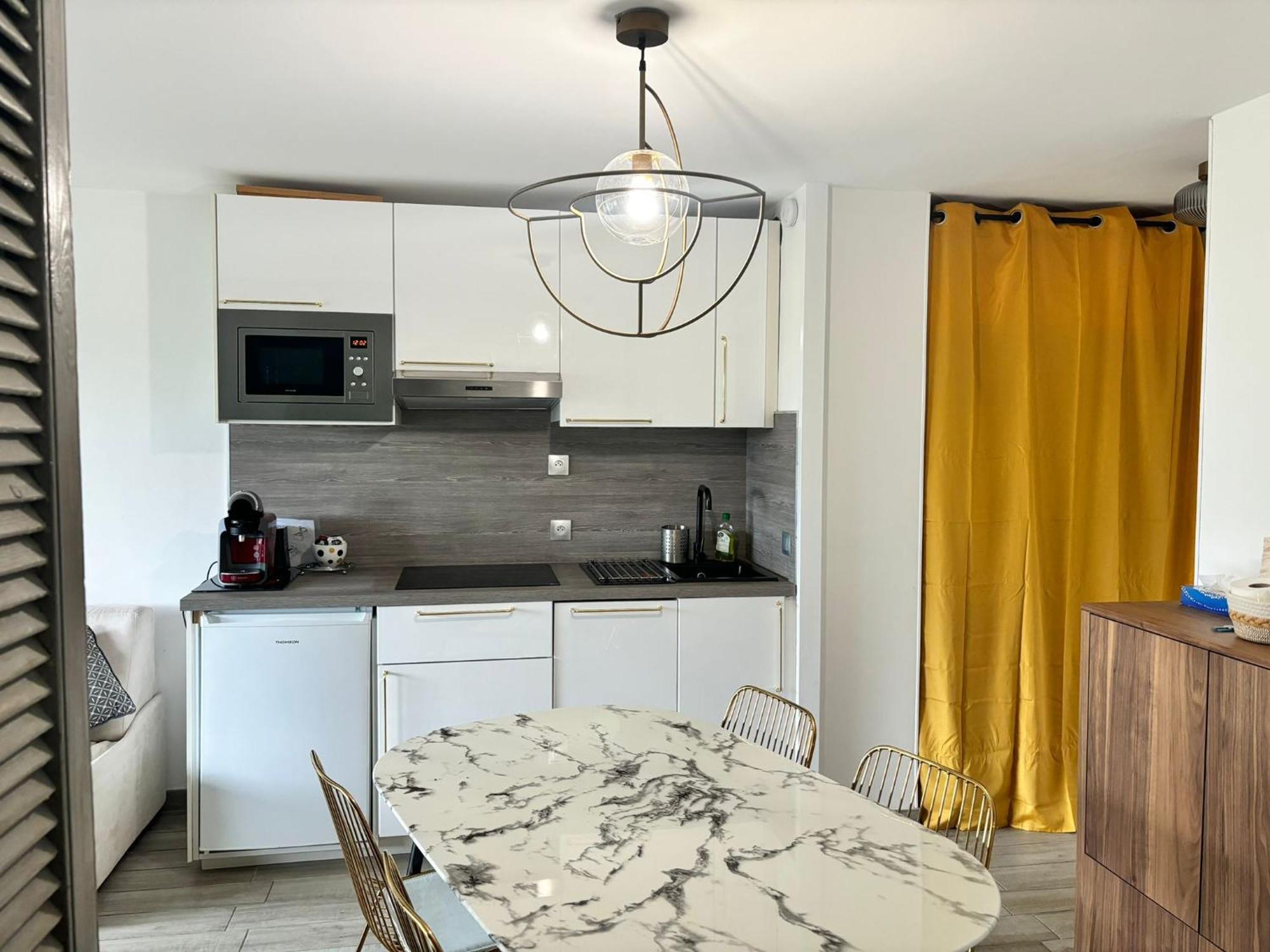 Appartement 4 Pers , 100m De La Marina Baie Des Anges French Riviera